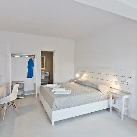 Gregory Peck Beach Break